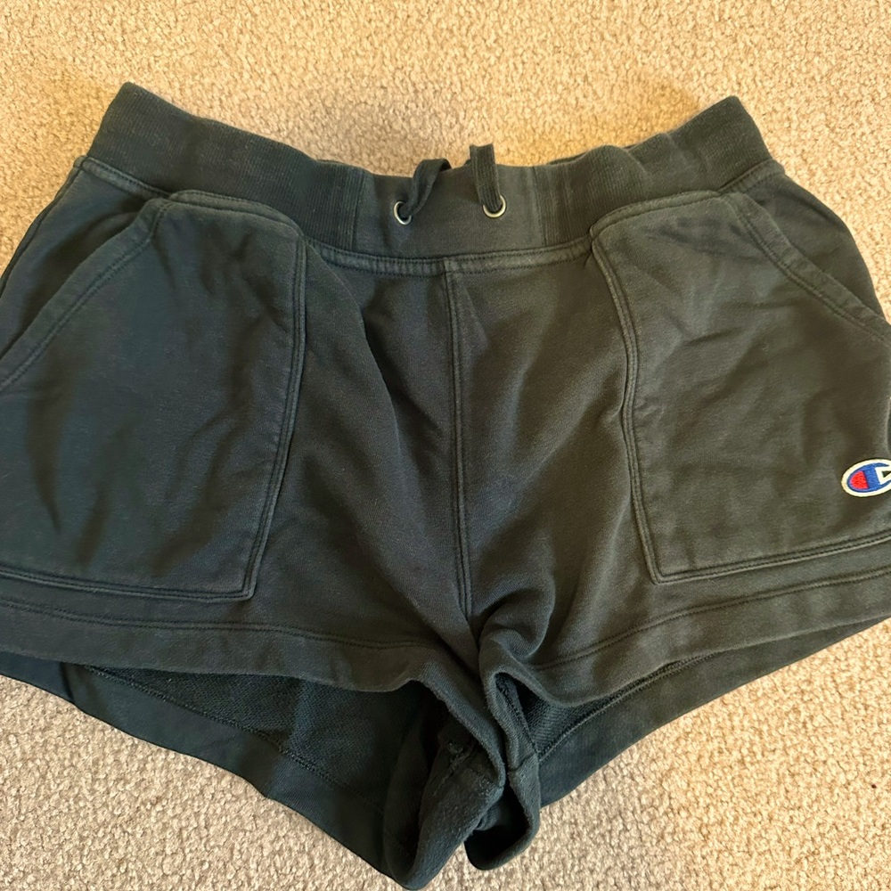 Medium black Champion shorts